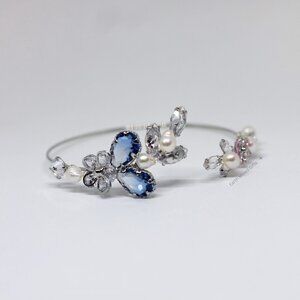 Freshwater Pearl and Crystal Bangle